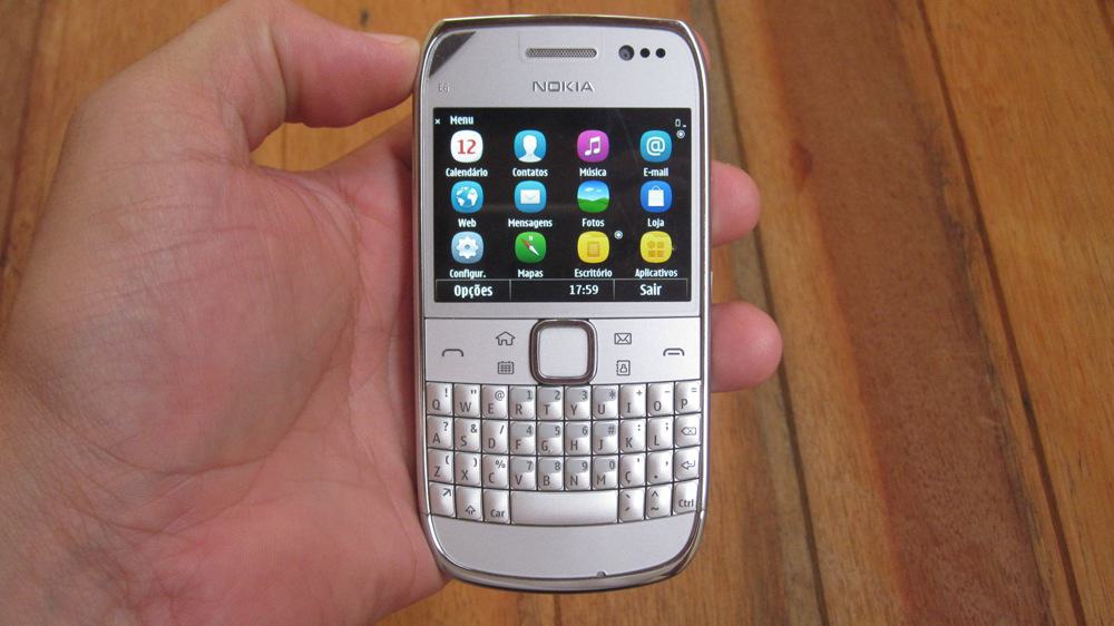 Review do Nokia E6-00 com Symbian Anna 2