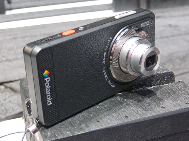 [CES 2012] Polaroid lança uma câmera que roda o Android 3