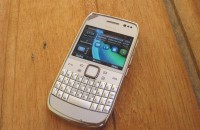 Review do Nokia E6-00 com Symbian Anna 7