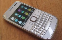 Review do Nokia E6-00 com Symbian Anna 17