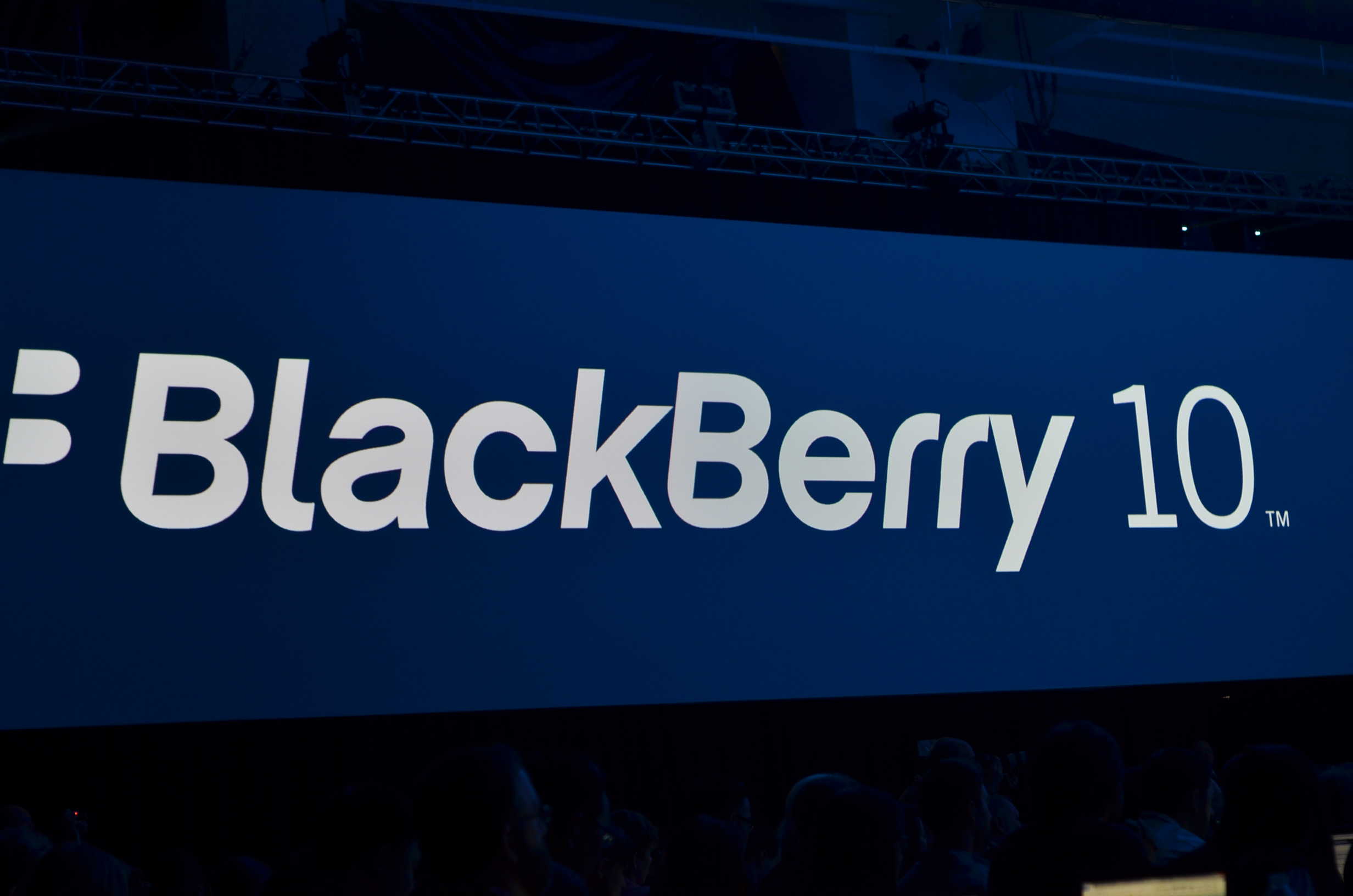 Surgem rumores do primeiro smartphone low-end com o novo BlackBerry 10 1