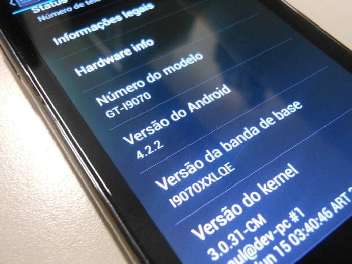 Galaxy S2 lite I9070 rodando o Android 4.2.2