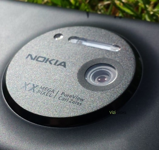 Vazam fotos do novo Nokia EOS, novo Windows Phone com Pureview 1