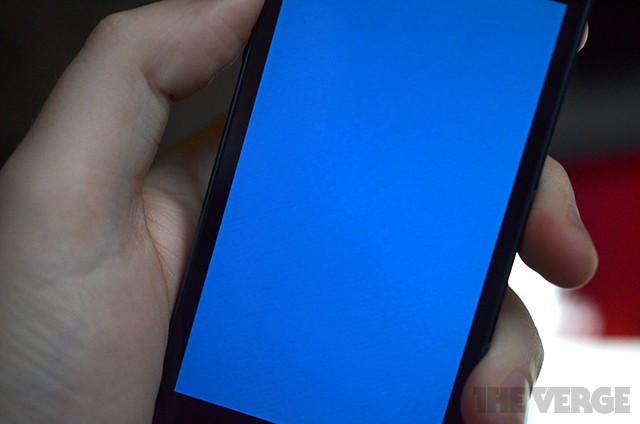 Usuários do iPhone 5S relatam problemas com tela azul no dispositivo 1