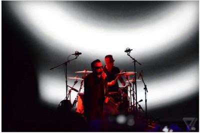 U2 lança álbum "Songs of Innocence" gratuitamente em evento do iPhone 6 4