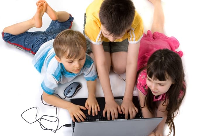 Férias escolares: pais devem redobrar o cuidado com as crianças na internet 1