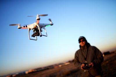 Como acabar com o música no vizinho com um drone 1
