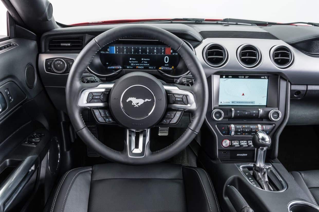 Cheio de tecnologia, Mustang começa a ser vendido por R$ 299.900. Veja do que ele é capaz 5