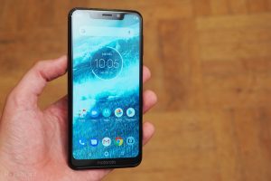 Moto One android one