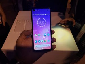 Motorola One Vision: vídeo de unboxing e primeiras impressões 3