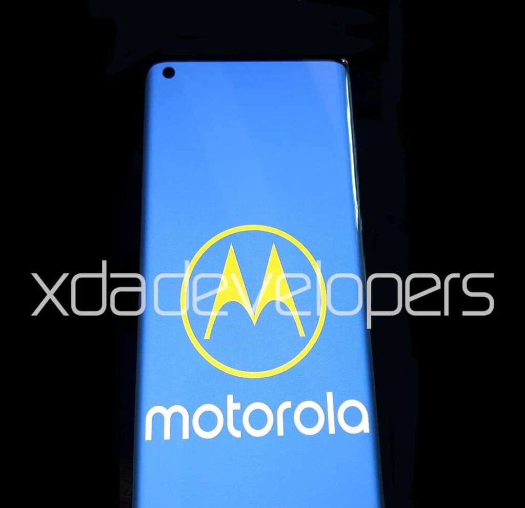 2 novos Motorola com tela curva foram vazados 3