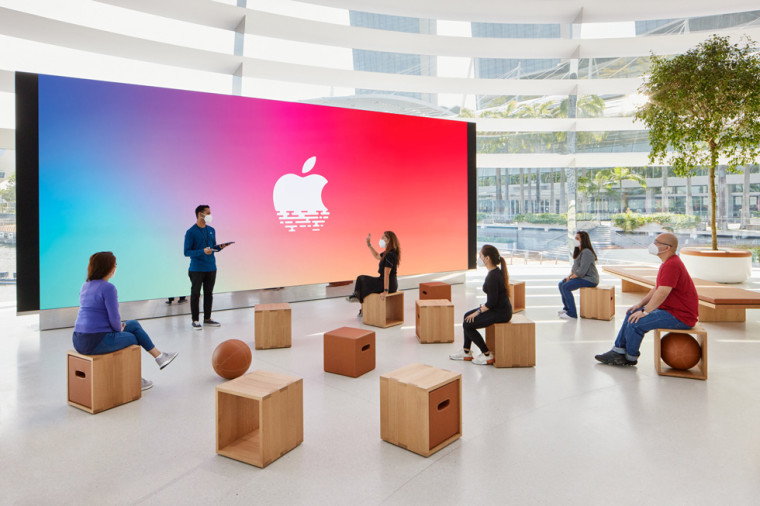 A ambiciosa loja de varejo de cúpula flutuante da Apple em Cingapura é inaugurada na quinta-feira 3