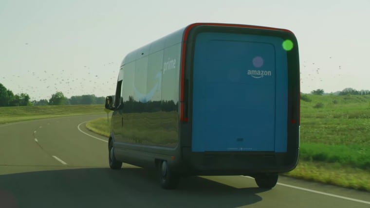 Amazon e Rivian exibem sua van de entrega elétrica personalizada pela primeira vez