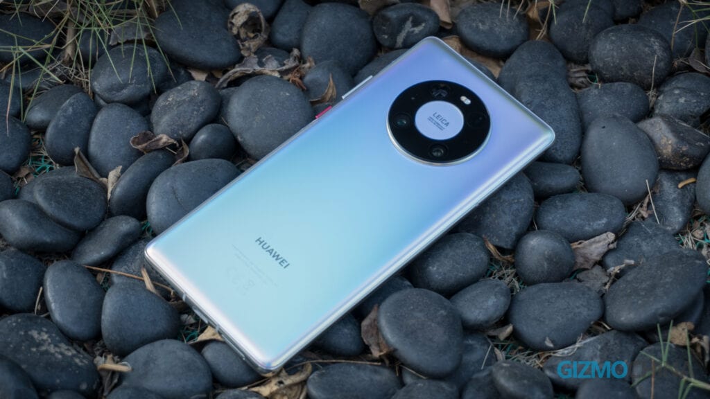 Huawei Mate 40 Pro Prático: a Space Ring Camera em Mystic Silver a torna única