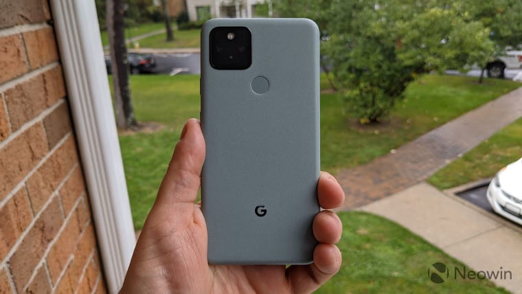 Proprietários do Google Pixel 5 relatam lacuna entre a tela e o corpo