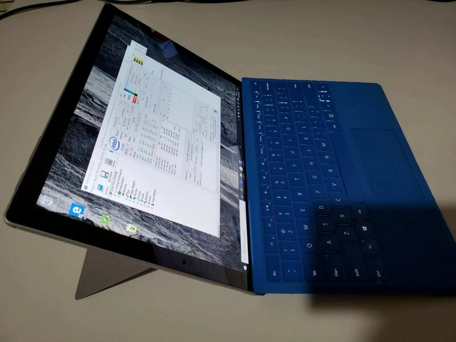 Microsoft Surface Pro 8 com processadores Tiger Lake aparecem no eBay 8