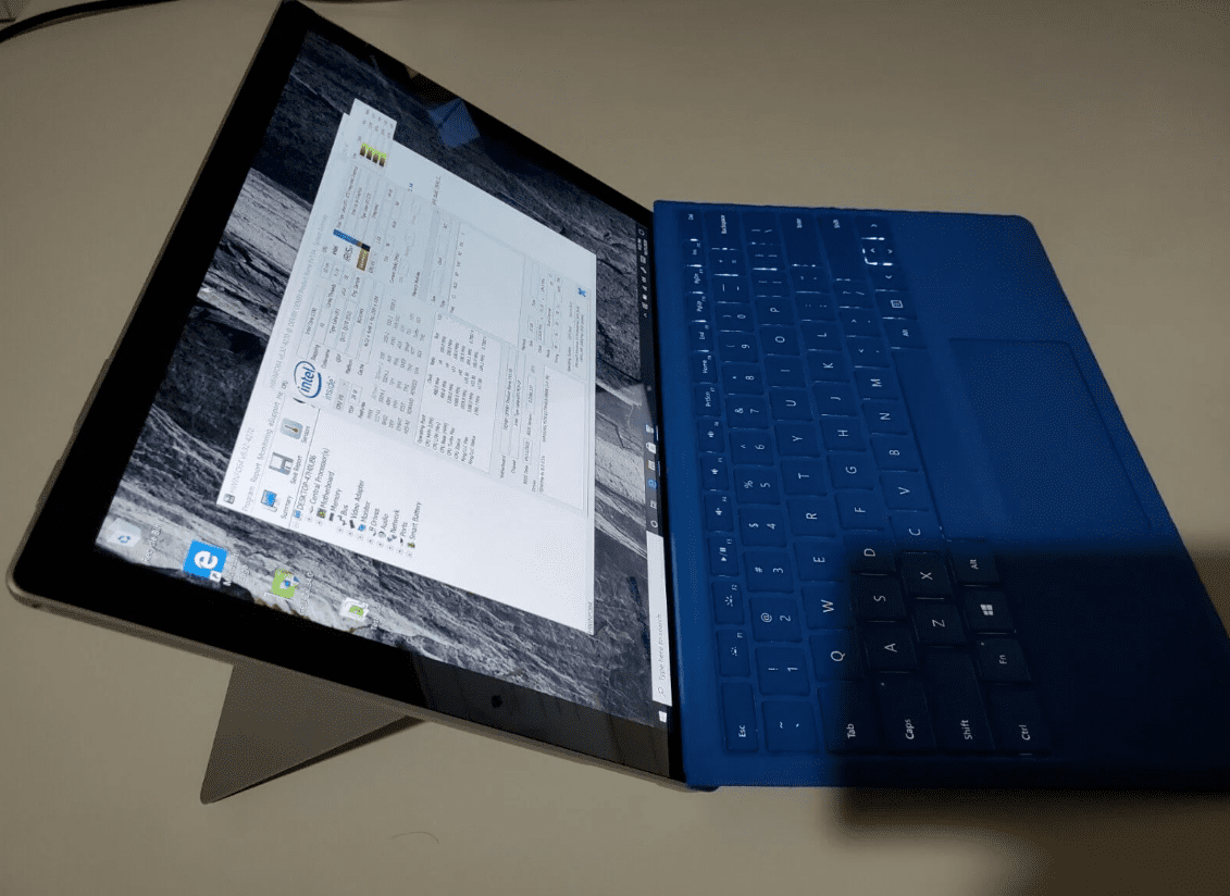 Vazamento de imagens ao vivo do protótipo do Microsoft Surface Pro 8