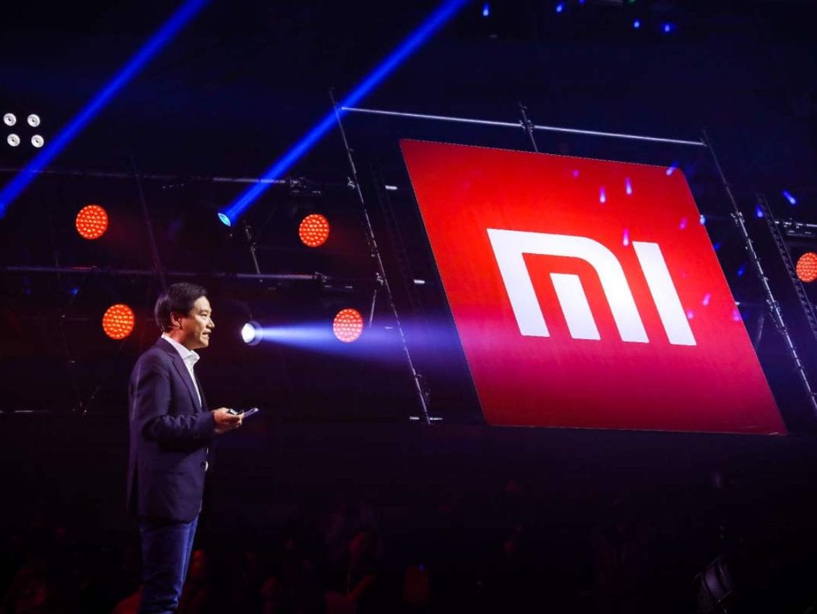 O CEO da Xiaomi, Lei Jun, sugere a chegada do smartphone carro-chefe da série Mi MIX