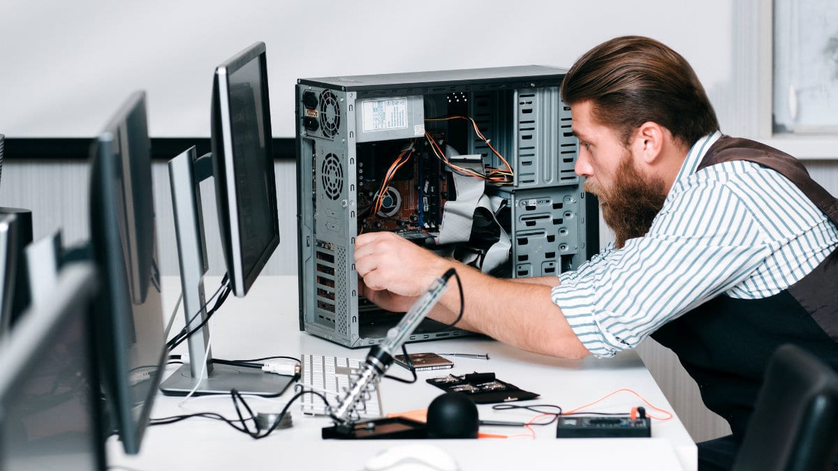 Não cometa esse erro ao se livrar de computadores e telefones antigos 16