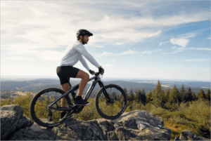 A Porsche apresenta seu primeiro par de bicicletas elétricas, mas os preços vão rasgar seus bolsos