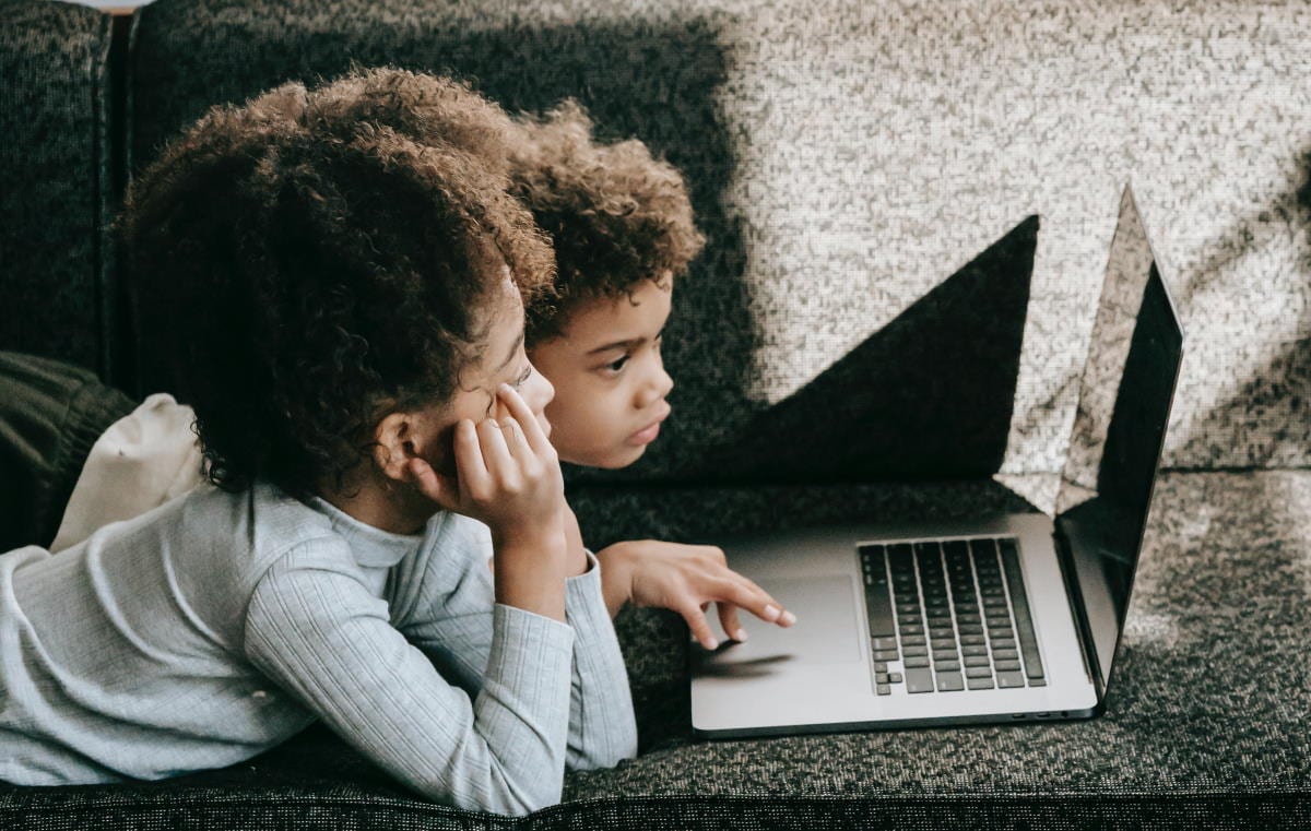 Segurança Virtual: Como manter seus filhos seguros online 23