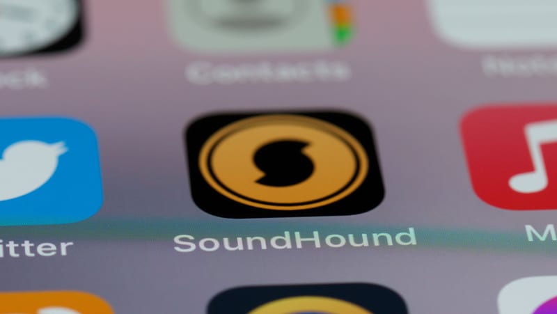 O soundhound é uma ótima opção para identificar suas músicas