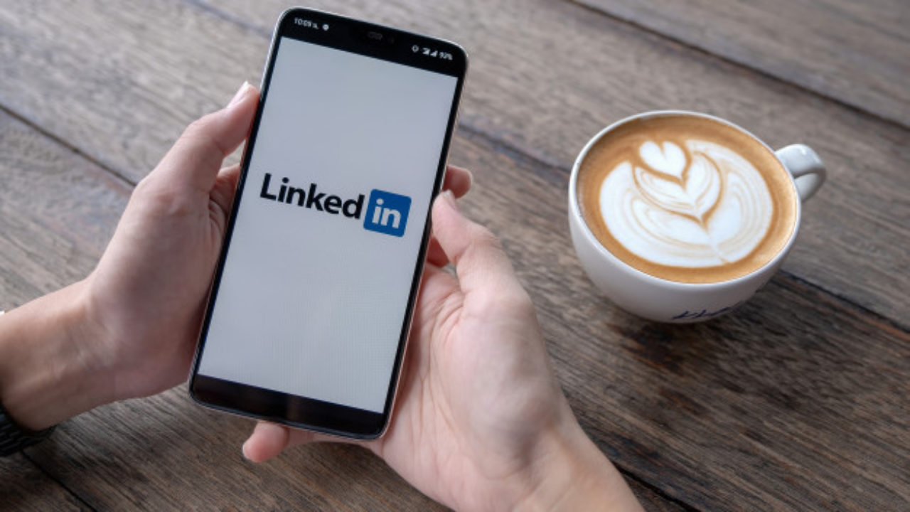 A rede social do mercado de trabalho - O que é um LinkedIn no currículo
