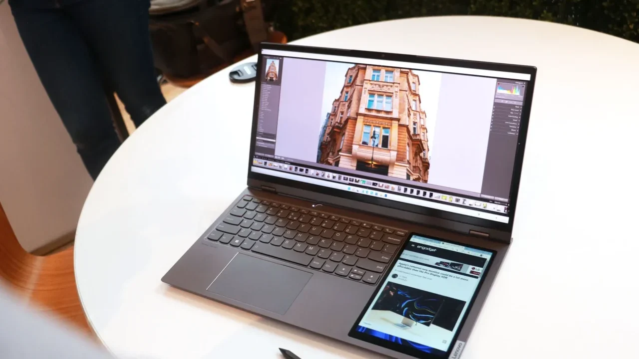 Laptop ThinkBook Plus Gen 3 tem duas telas e é barato 3