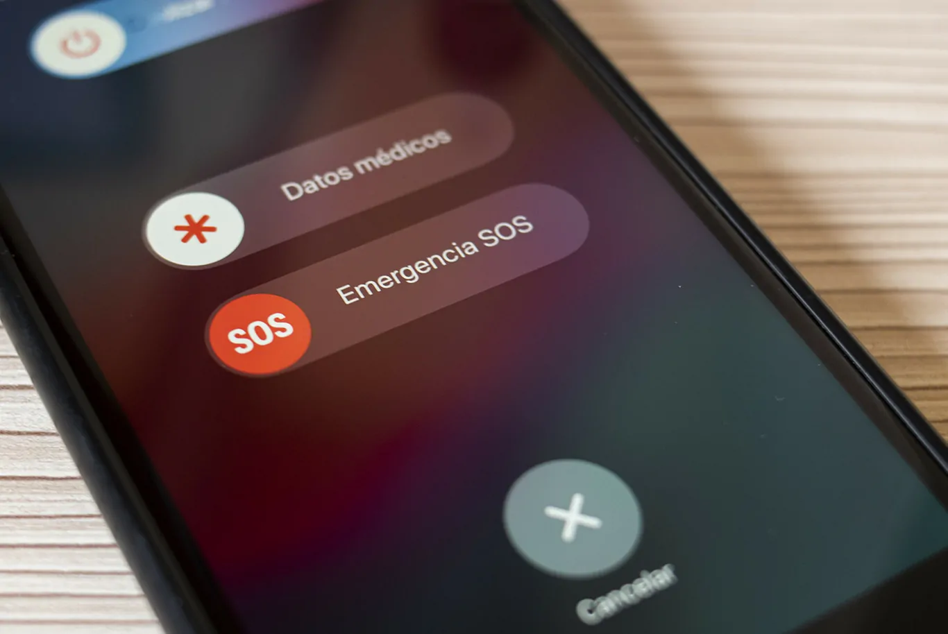 Como configurar contatos de emergencia no iPhone