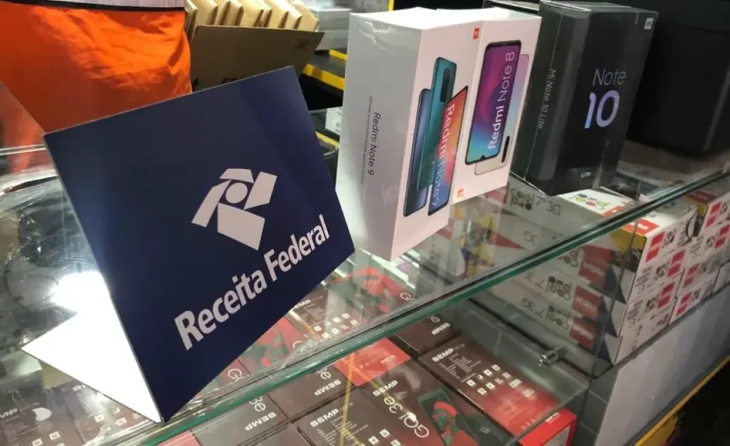 Leilão da Receita Federal abriu com opções de celulares Xiaomi e iPhone