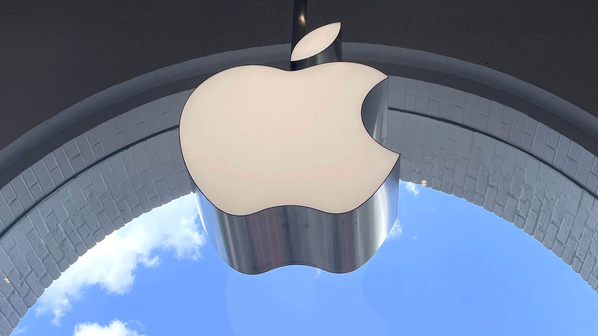 Apple está rastreando funcionários para acompanhar trabalho presencial