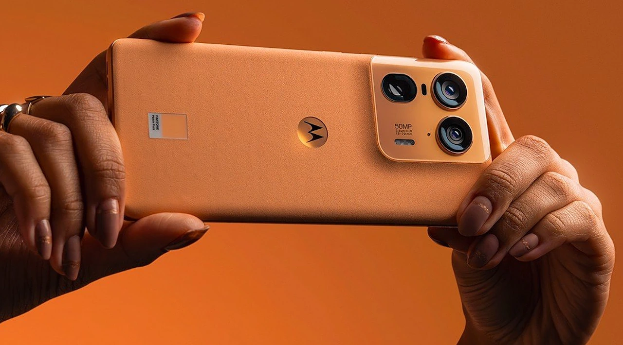 Motorola anuncia no Brasil nova linha Edge 50 Ultra, confiram os preços 14