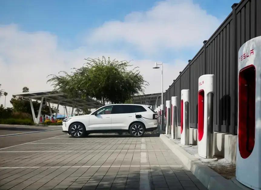 Volvo EVs Podem Usar a Rede de Supercarregadores da Tesla Este Mês