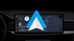 A palavra-chave com base no artigo é "Android Auto"