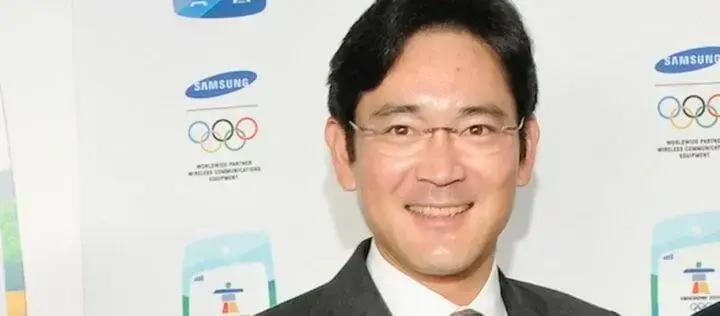 A palavra-chave com base no artigo é: "Samsung boss"