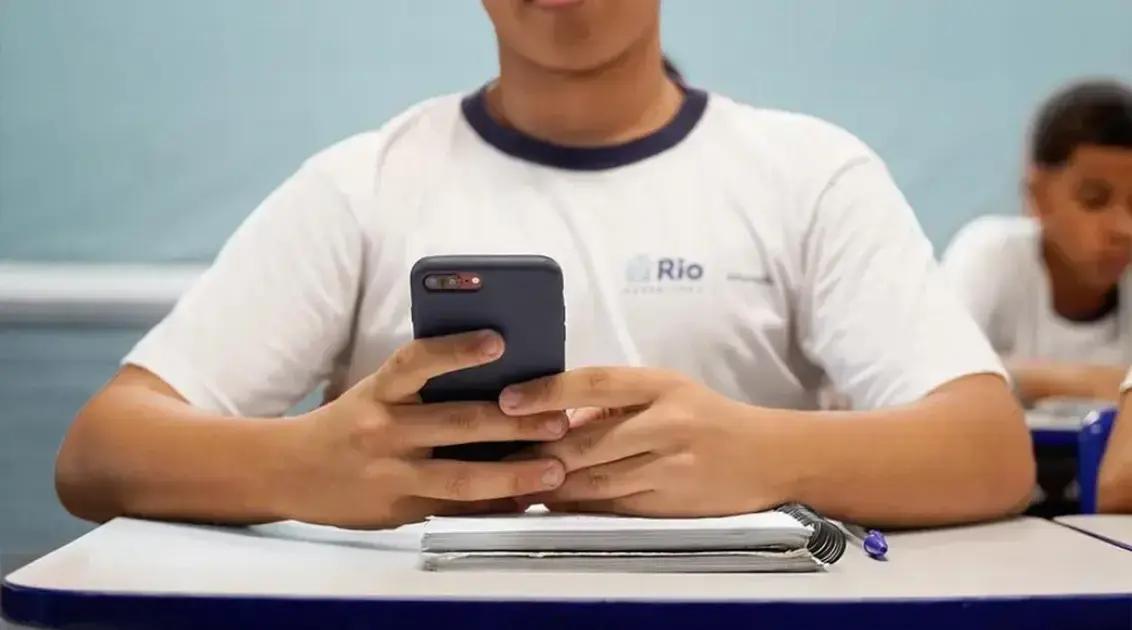 Proibição de celular nas escolas