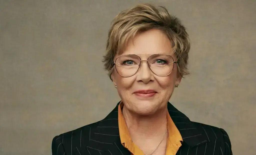 Annette Bening em *Lucky*