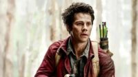 Dylan O'Brien brilha em 'Twinless': comédia dramática surpreende
