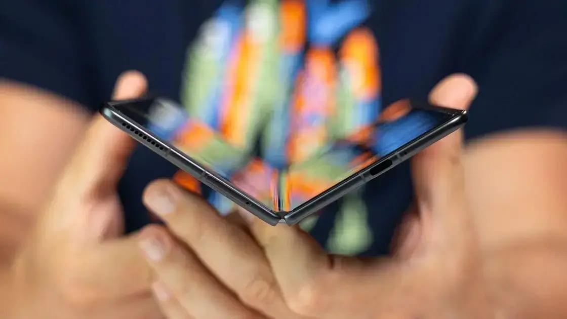 foldable smartphone