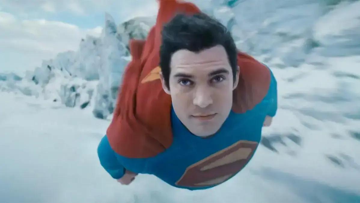 Novo visual do Superman