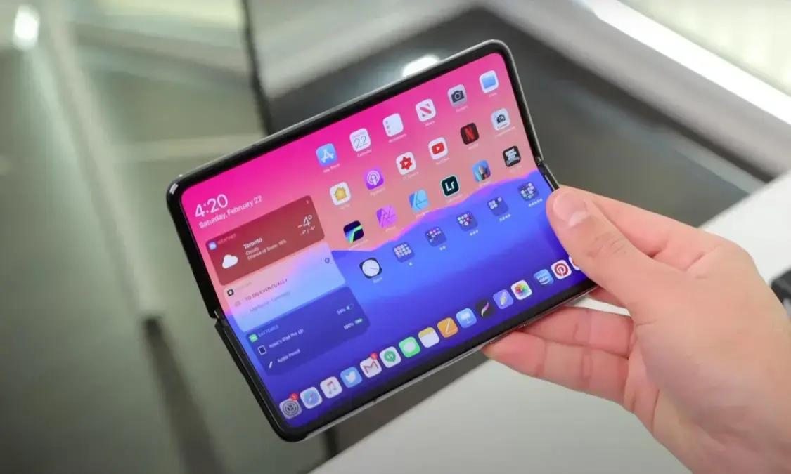 Foldable iPad