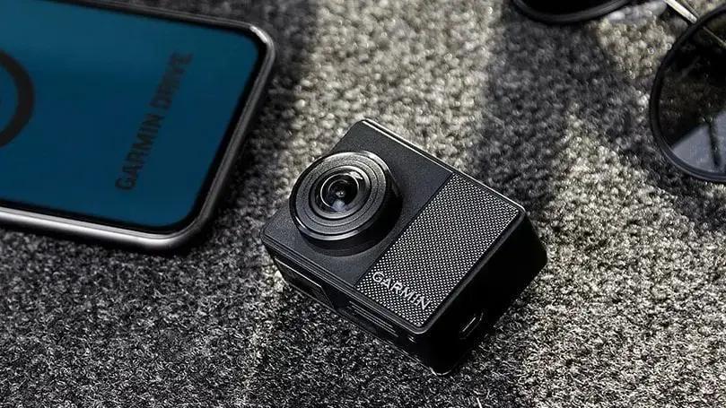 Garmin Dash Cam 67W