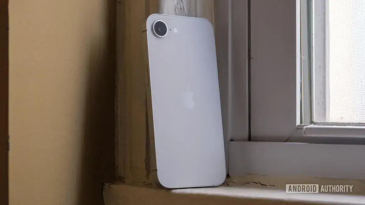 iPhone 16e câmera