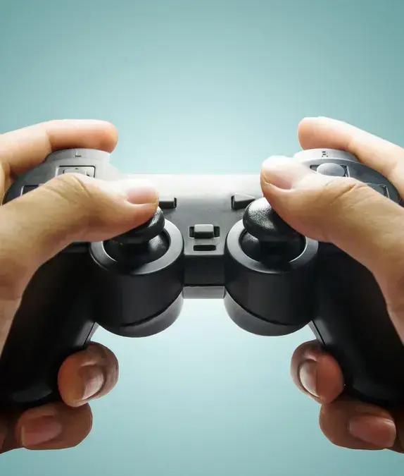 Reino Unido proíbe exportação de controles de videogame para a Rússia