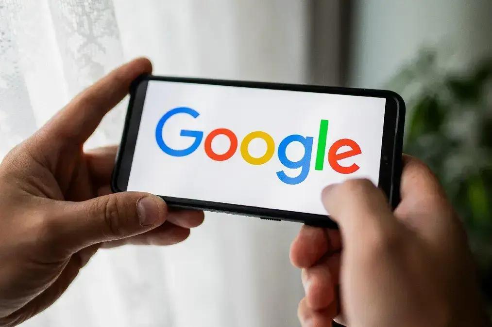 Lucro da Alphabet no primeiro trimestre supera expectativas e ações sobem