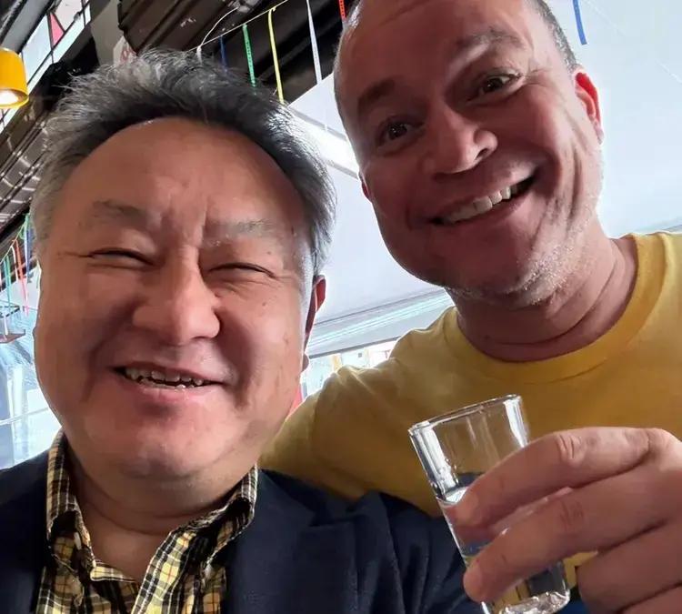 Shuhei Yoshida mergulha na cultura brasileira durante a Gamescom Latam