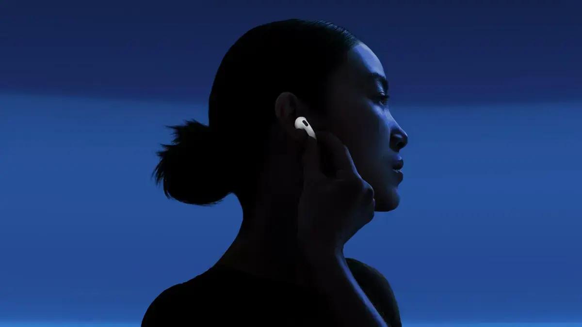 Apple lidera mercado de fones sem fio em 2025 com crescimento de 12% nas vendas