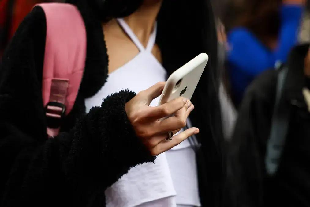 Como os algoritmos das redes sociais criam bolhas de conteúdo