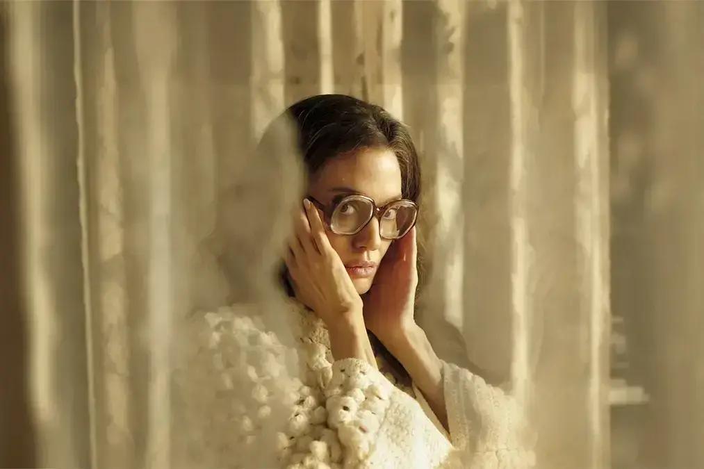 Atuação de Angelina Jolie em 'Maria' chega ao streaming após polêmica de não indicação ao Oscar