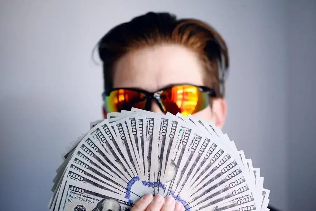 EUA concentram 33% dos bilionários globais, mas elite busca alternativas no exterior